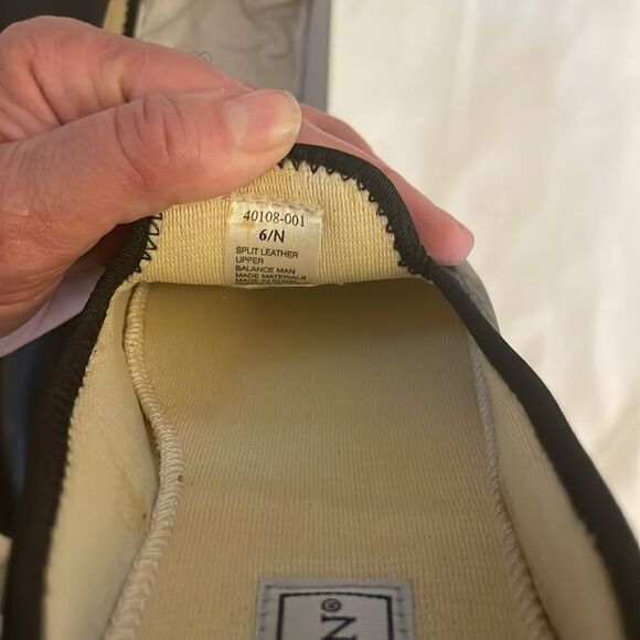 DANIEL GREEN BLACK LEATHER SLIPPERS. NEW IN BOX - Picture 8 of 8